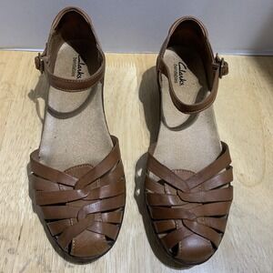 Clarks Bendables Brown Leather Ankle Strap Sandals Shoes Low Kitten Heel 9.5M